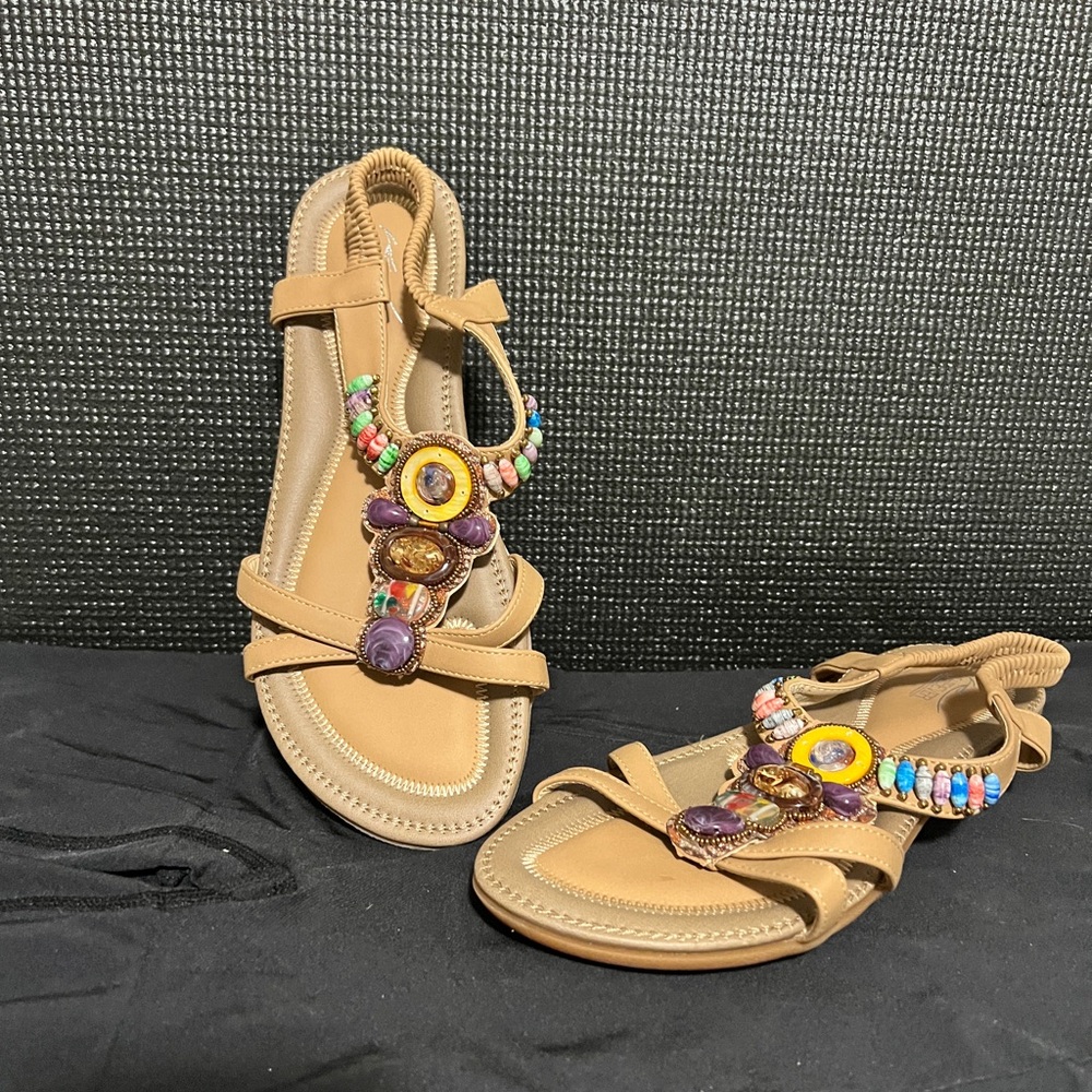 Shibever Elegant Tan Sandals with Beaded Accents